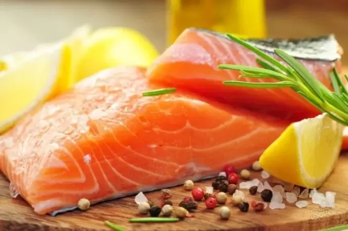 W menu dnia rybnego diety „6 płatków mogą znaleźć się tłuste ryby, takie jak łosoś